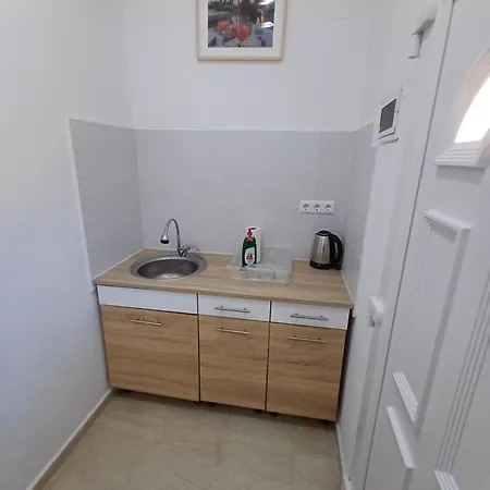 Aurora Apartmanhotel *